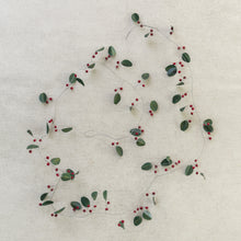 Load image into Gallery viewer, Winter Berry Garland
