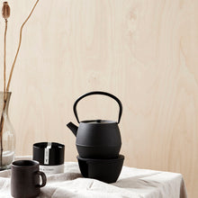 Load image into Gallery viewer, Teapot, Cast, Black
